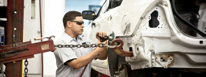 What to Look Out For When Choosing a Collision Repair Shop